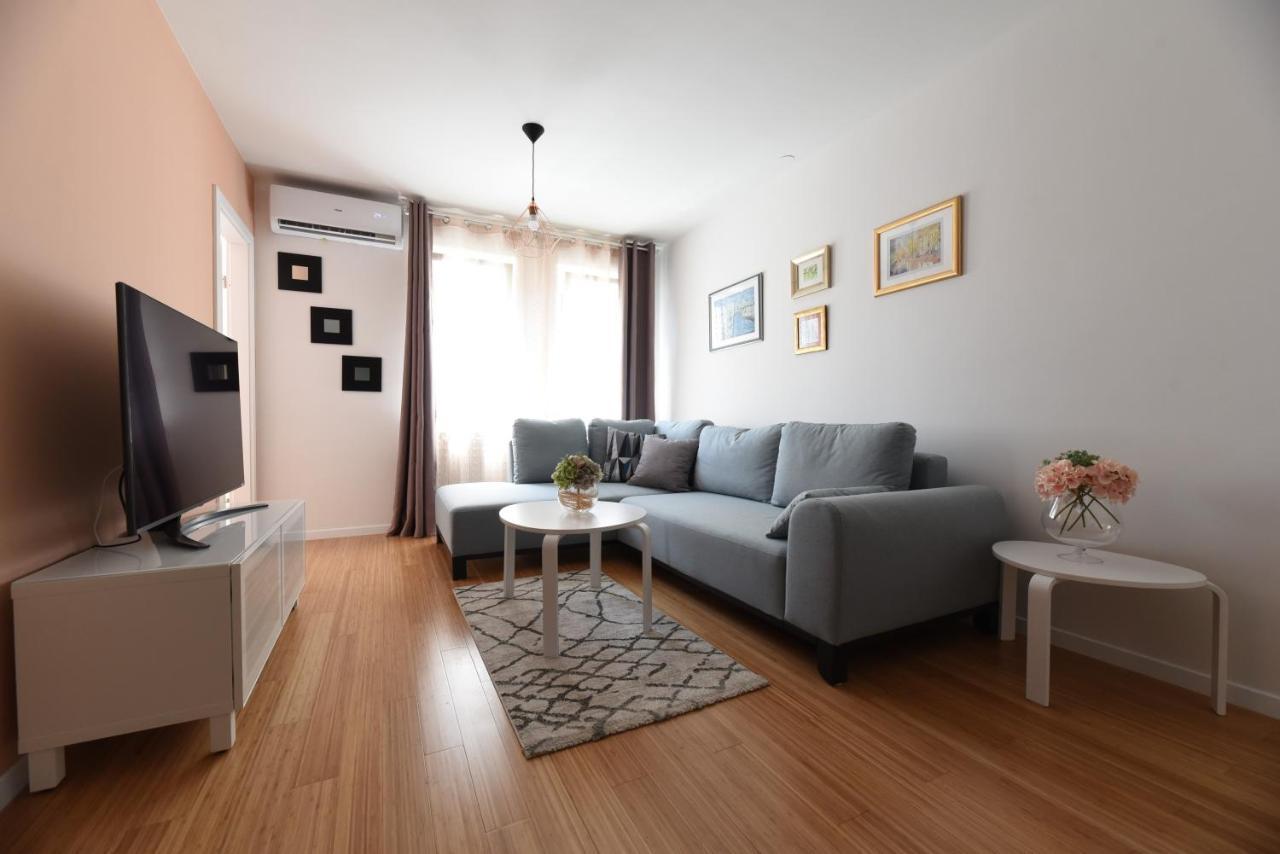 זאגרב Mary'S Apartment - With Free Parking מראה חיצוני תמונה