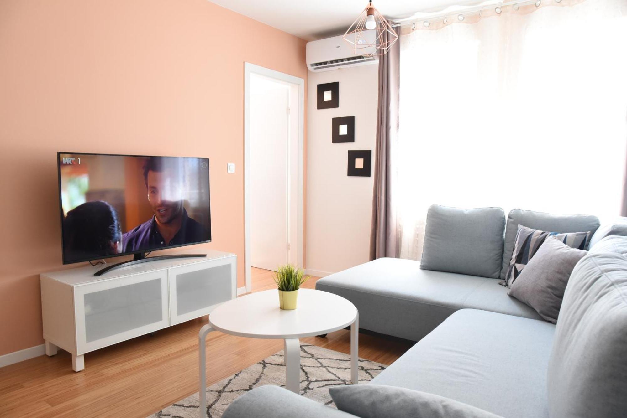 זאגרב Mary'S Apartment - With Free Parking מראה חיצוני תמונה